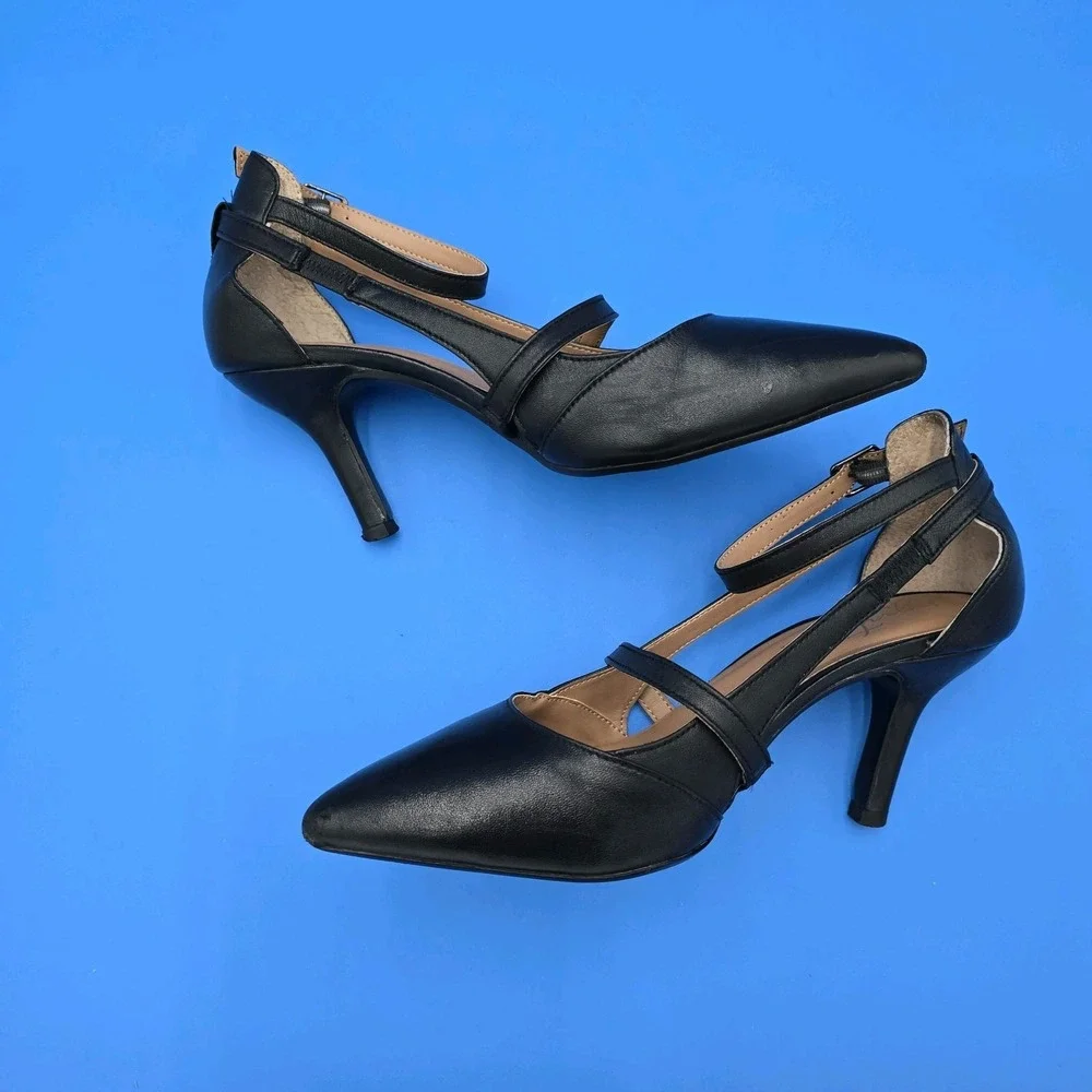 Journee Collection Women's Vallerie Black Leather Pumps Sz 10 Retail $100‎